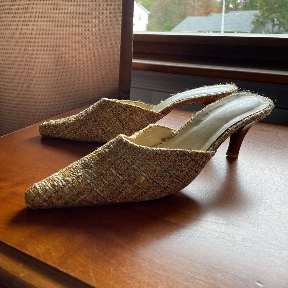Shoes - Picture 2 of 3